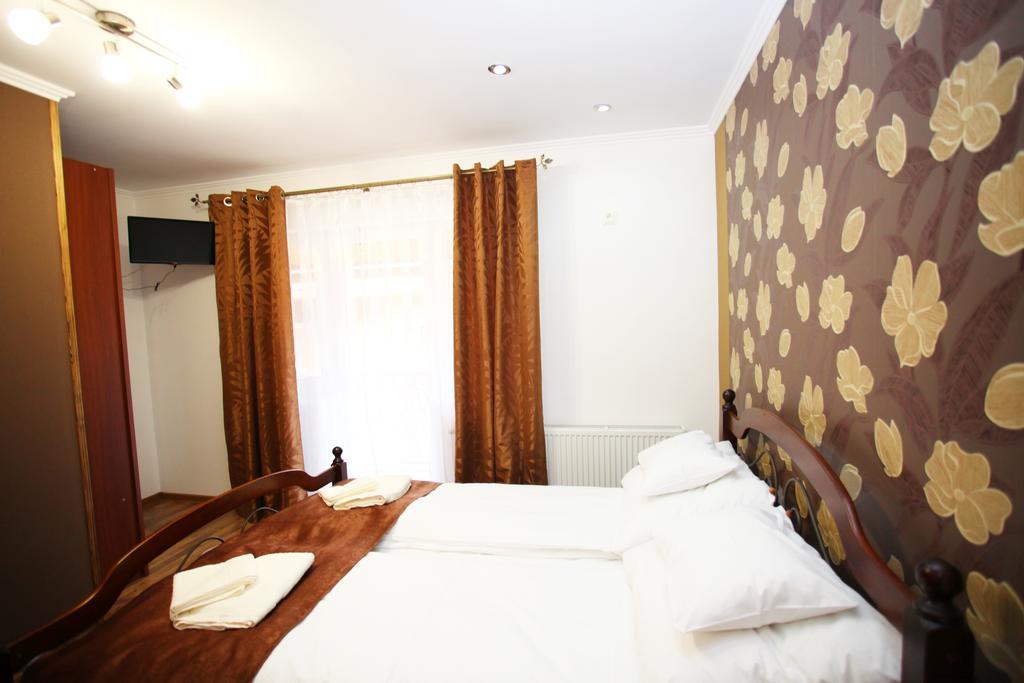 Mirage Hotel Berehove  Camera foto