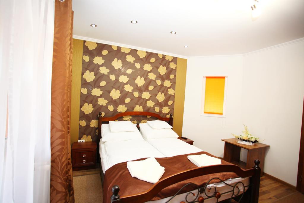 Mirage Hotel Berehove  Camera foto